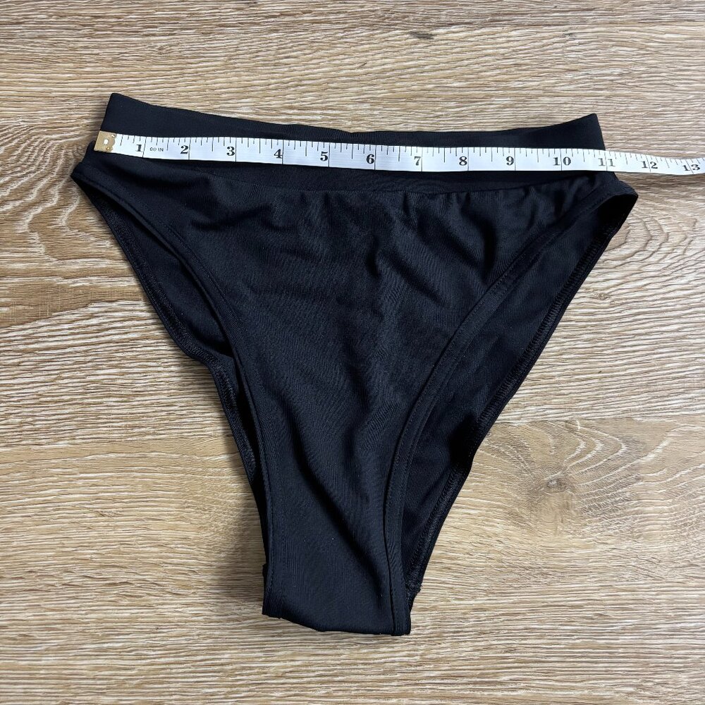 Like New Mila Krasna Paula Pole Shorts - Black, Size US S